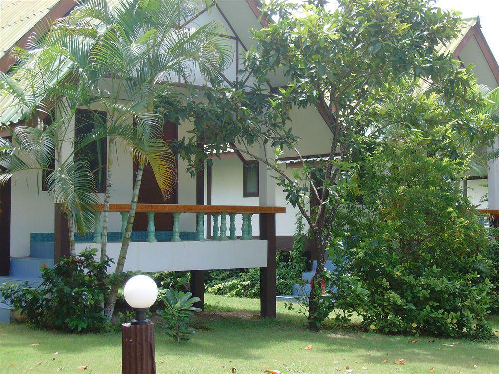 Lanta Palm Beach Resort , Beach Bungalow - Koh Lanta Exterior foto