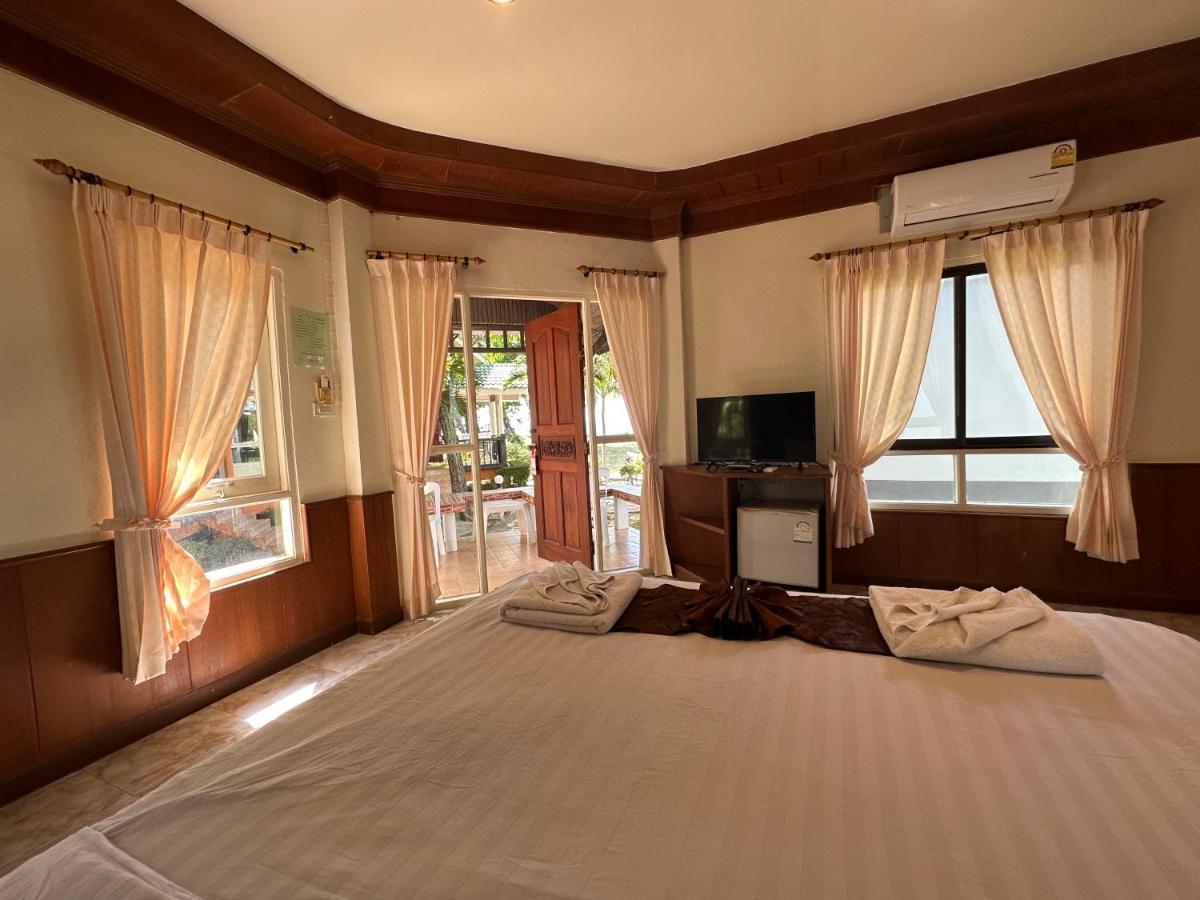 Lanta Palm Beach Resort , Beach Bungalow - Koh Lanta Exterior foto