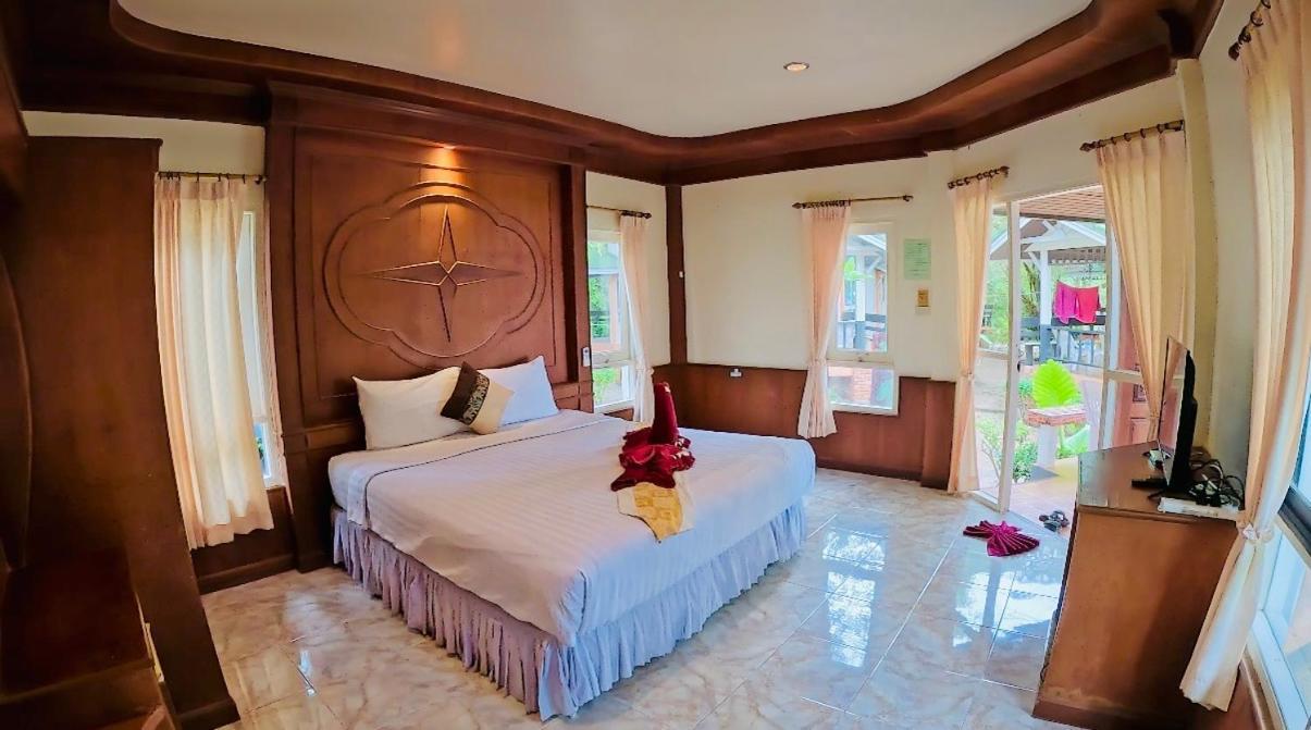 Lanta Palm Beach Resort , Beach Bungalow - Koh Lanta Exterior foto