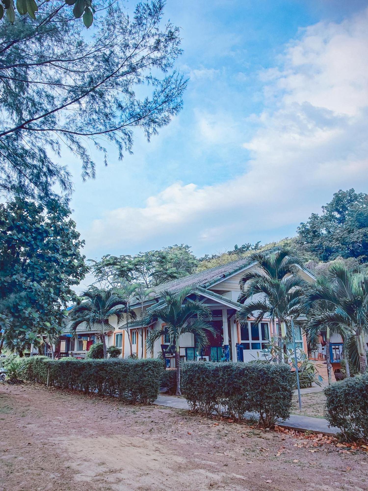 Lanta Palm Beach Resort , Beach Bungalow - Koh Lanta Exterior foto
