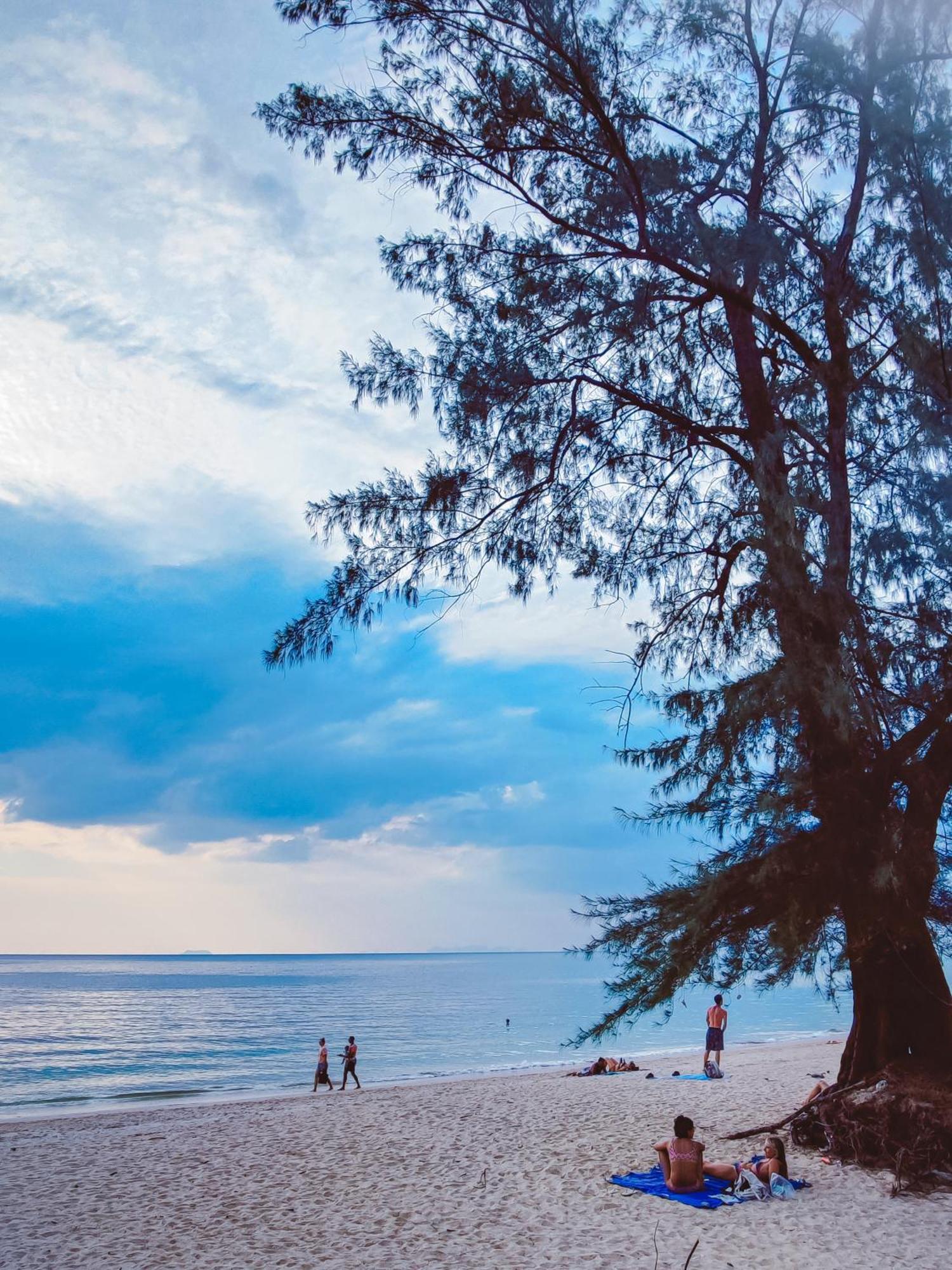 Lanta Palm Beach Resort , Beach Bungalow - Koh Lanta Exterior foto
