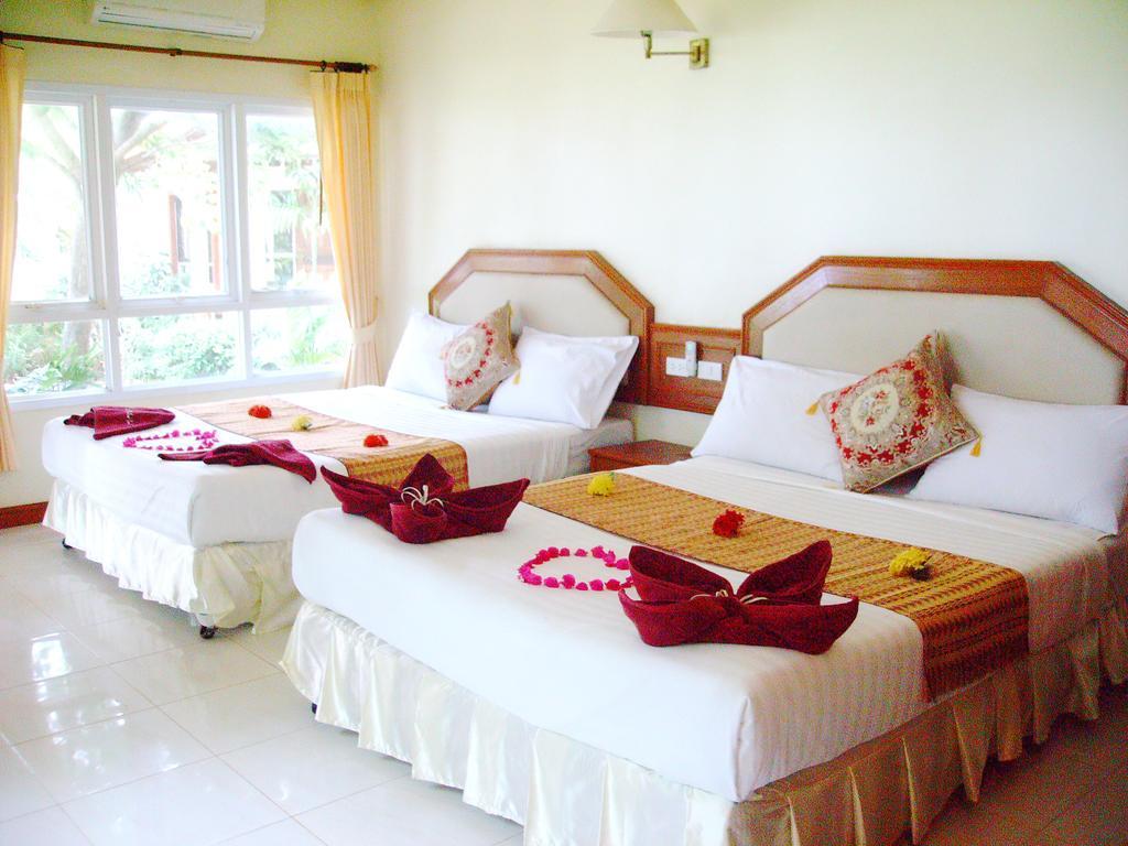 Lanta Palm Beach Resort , Beach Bungalow - Koh Lanta Exterior foto