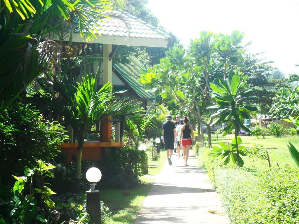 Lanta Palm Beach Resort , Beach Bungalow - Koh Lanta Exterior foto