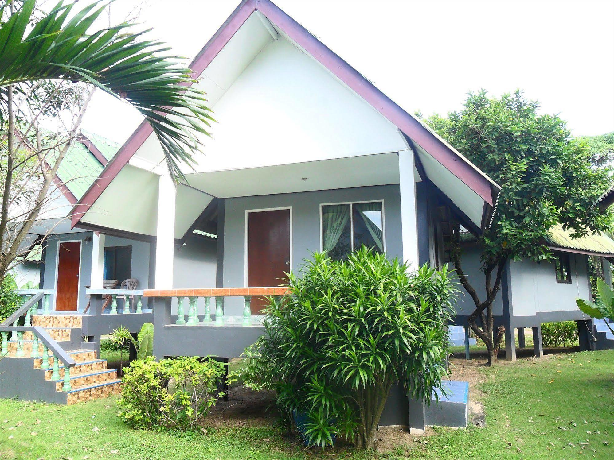 Lanta Palm Beach Resort , Beach Bungalow - Koh Lanta Exterior foto