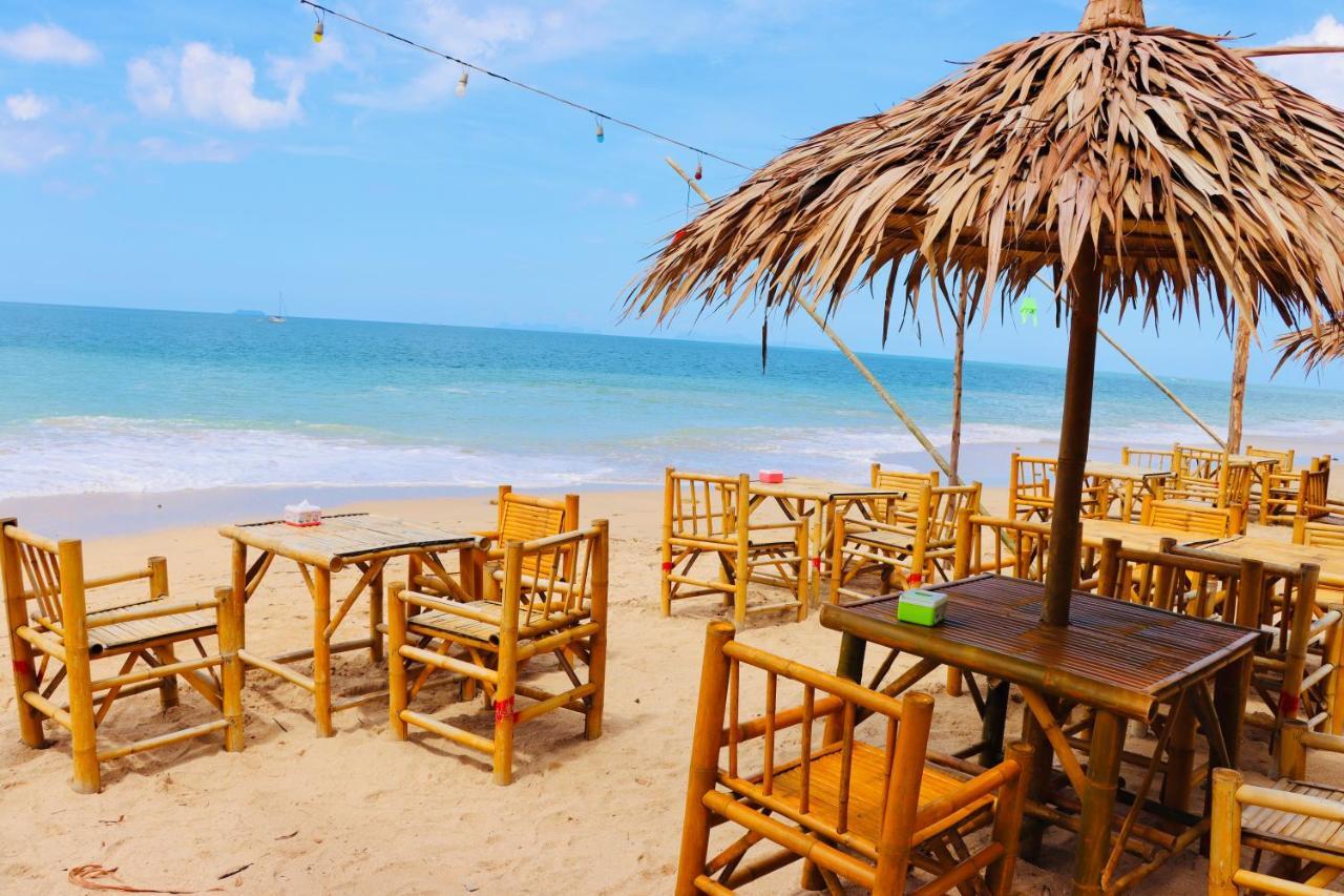 Lanta Palm Beach Resort , Beach Bungalow - Koh Lanta Exterior foto