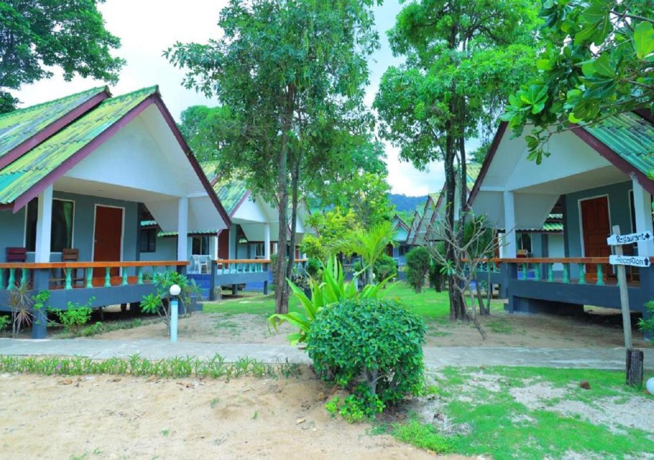 Lanta Palm Beach Resort , Beach Bungalow - Koh Lanta Exterior foto